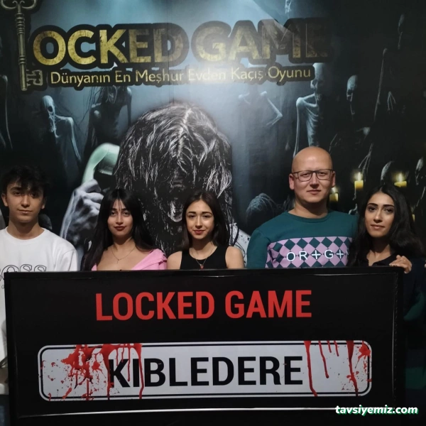 Kanlı Gece Korku Evi