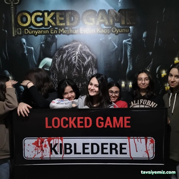 Kanlı Gece Korku Evi