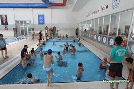 Kapalı Yüzme Havuzu