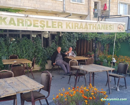 Kardeşler 1Kiraathanesi