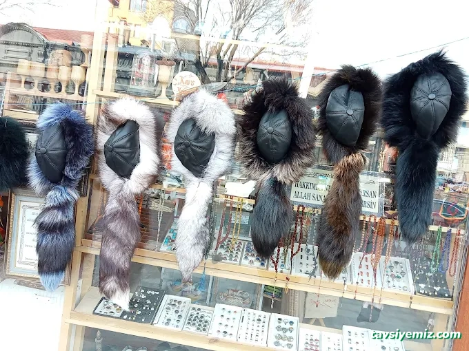 Kars Hediyelik Kalpak Ahşap Ve Sanat Dünyası