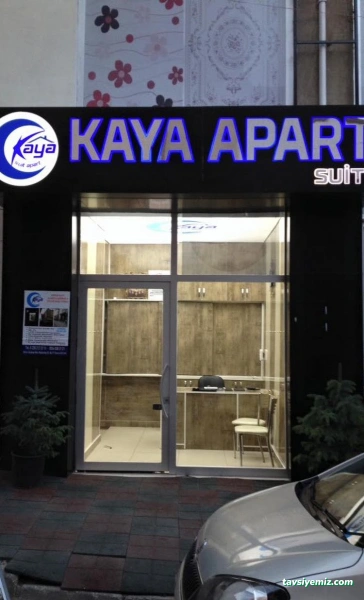 Kaya Suit Apart