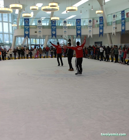 Kayseri Büyükşehir Belediyesi Buz Pateni Pisti