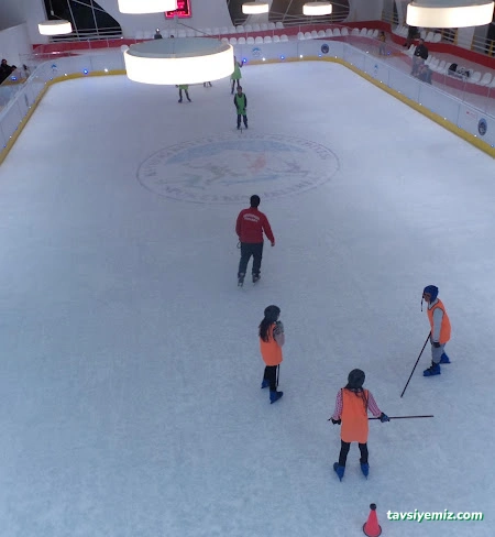 Kayseri Büyükşehir Belediyesi Buz Pateni Pisti