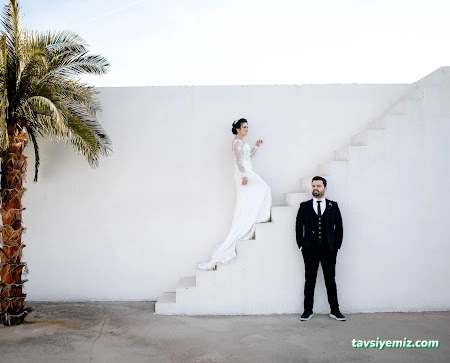 Kırmızı Beyaz Fotoğrafçılık