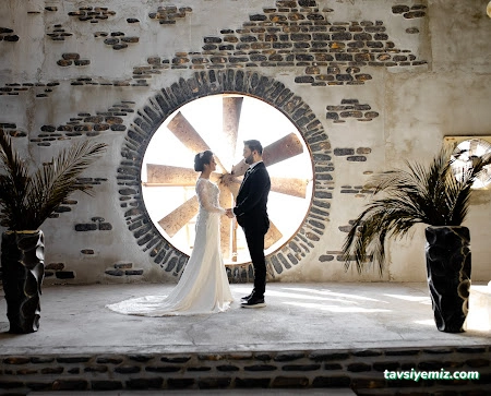 Kırmızı Beyaz Fotoğrafçılık