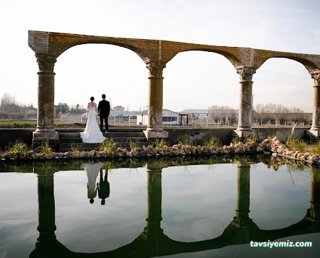 Kırmızı Beyaz Fotoğrafçılık