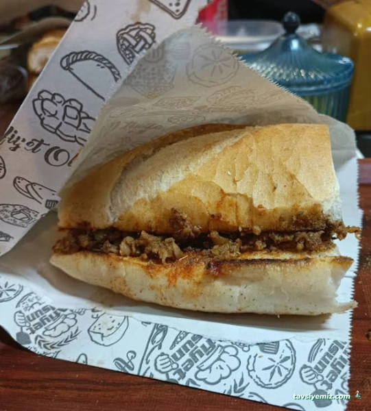 Kokoreccim Nazım Usta