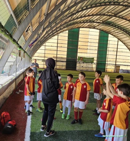 Konya Merkez Resmi Galatasaray Spor Kulübü Futbol Okulları A.a Spor Organizasyonları [Karatay Ve Sancak Sahası]