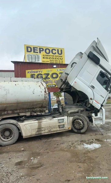 Köşeyi Egzoz Performans Sistemleri