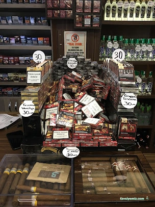 Lara Cadde Tobacco Shop Market