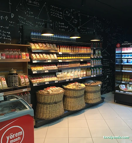 Le Kantin Cafe Garden