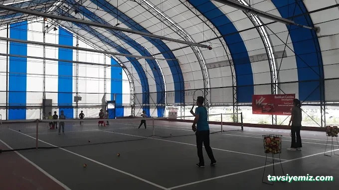 Merkez Tenis Kortu