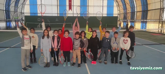 Merkez Tenis Kortu