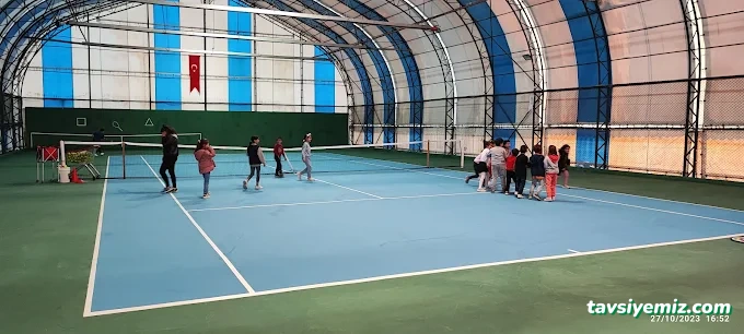 Merkez Tenis Kortu