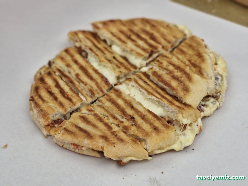 Meşhur Adapazarı Tostu Mut Büfe