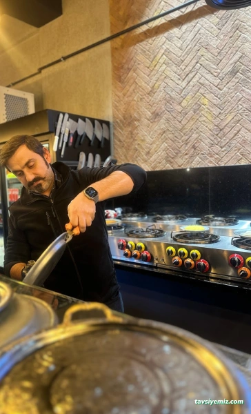 Meşhur Adıyaman Çiğ Köftecisi Orhan Usta