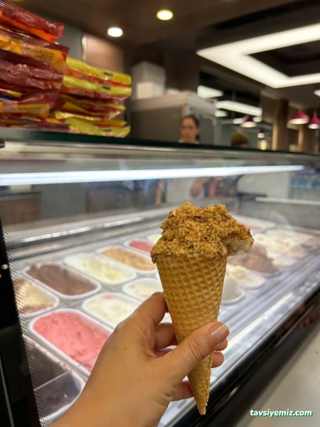 Meşhur Dondurmacı Ali Usta