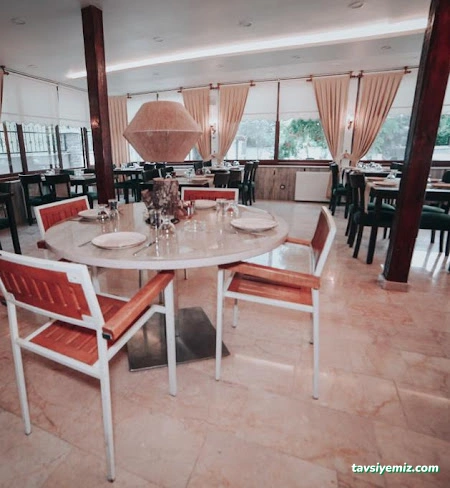 Mezze Villa Cafe Restoran