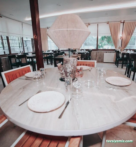 Mezze Villa Cafe Restoran