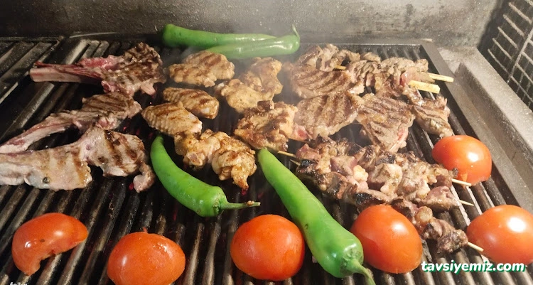 Midye Hüloş & Kokoreç Falko