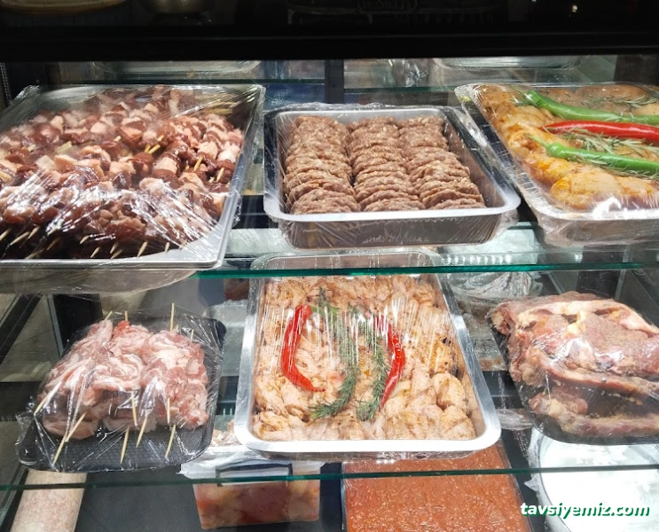 Midye Hüloş & Kokoreç Falko