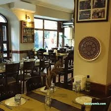 Mor Salkım Meyhanesi