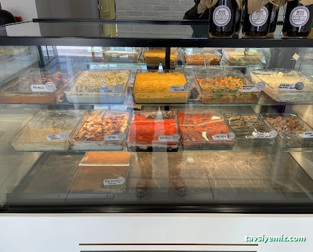 Mor Salkım Meze Çibörek Mantı Evi