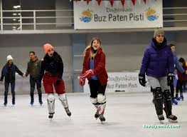 Muratpaşa Belediyesi Buz Paten Pisti