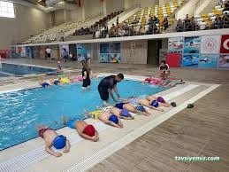 Muş Yarı Olimpik Yüzme Havuzu