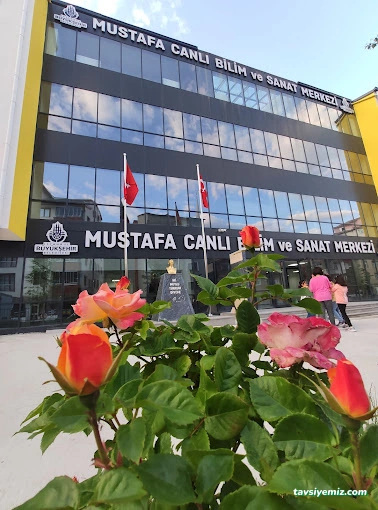 Mustafa Canlı Bilim Ve Sanat Merkezi
