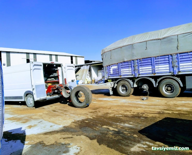 Özen İş Oto Mobil Yardım Yolda Lastik Tamir