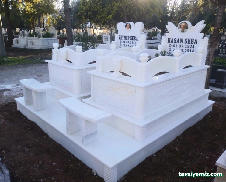 Özkarmer Antalya Mezarcı, Mezar Taşı