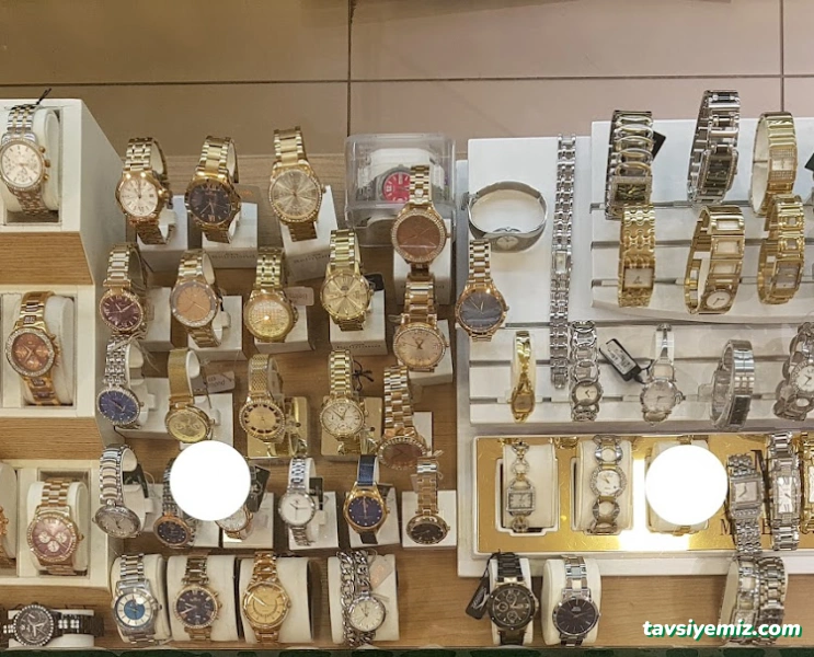 Özlem Saat Galerisi