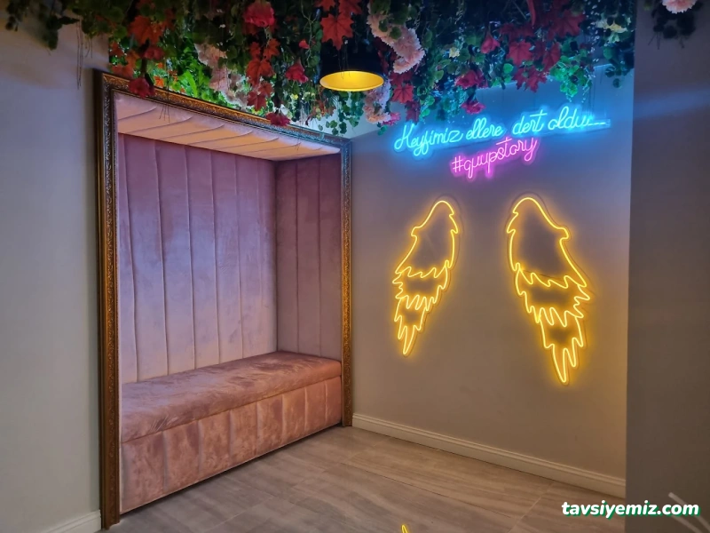 Quup Lounge Performance