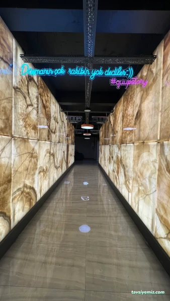 Quup Lounge Performance