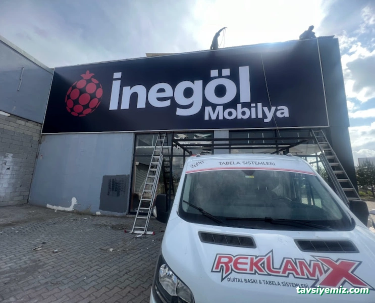 Reklam X Tabela Reklam