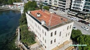 Rıza Nur Kütüphanesi