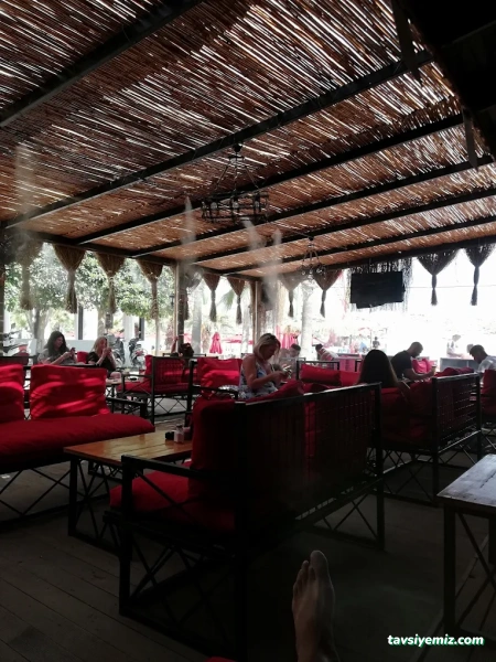 Roy's Place Karaoke Bar