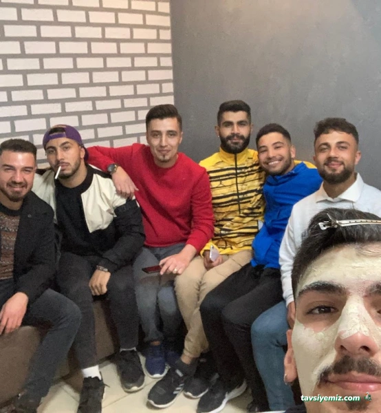 Rüştü Naz Erkek Kuaförü