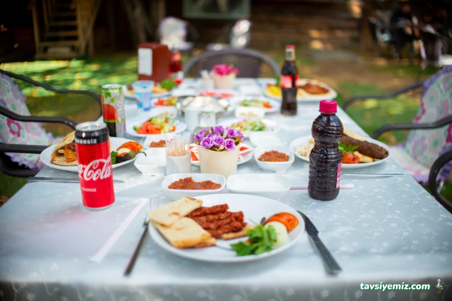 Saklı Bahçe Burdur Şiş Izgara Kahvaltı Cafe Mutfak Oyun Salonu Canlı Müzik