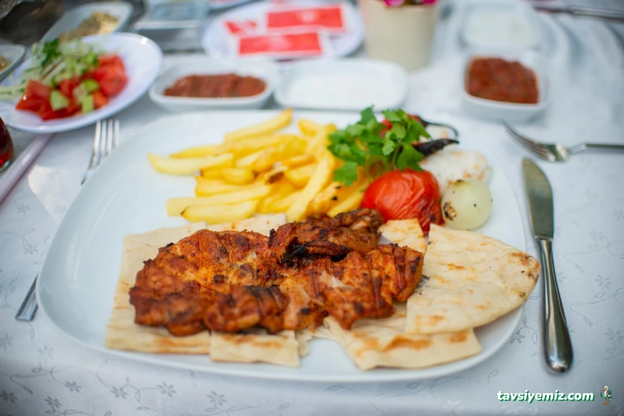 Saklı Bahçe Burdur Şiş Izgara Kahvaltı Cafe Mutfak Oyun Salonu Canlı Müzik