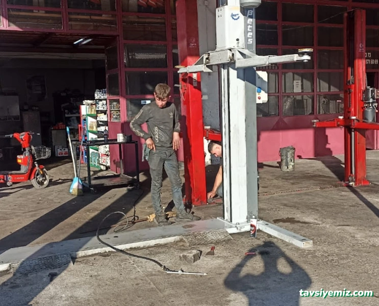 Sel Oto Tamirhanesi Ve Yedek Parça