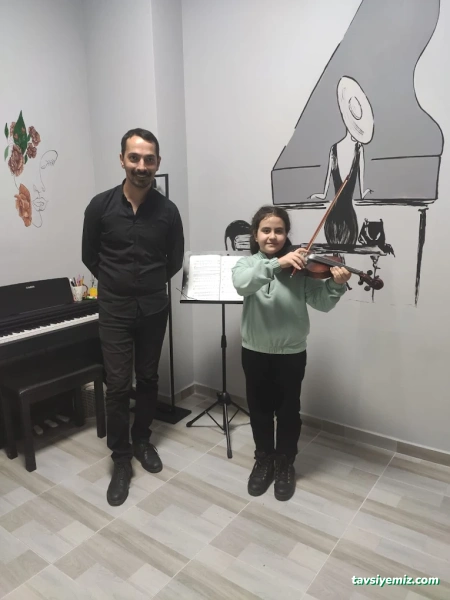 Solo Sanat Akademi Müzik Evi