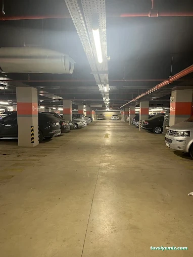 Sultan Alparslan Camii Otoparkı