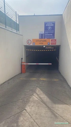 Sultan Alparslan Camii Otoparkı