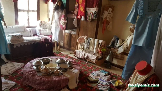 Tarihi Kadınana Konağı Antika Hediyelik Eşya Kafe Restaurant