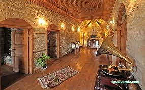 Taşev Restaurant/ Sanat Ve Şarap Evi