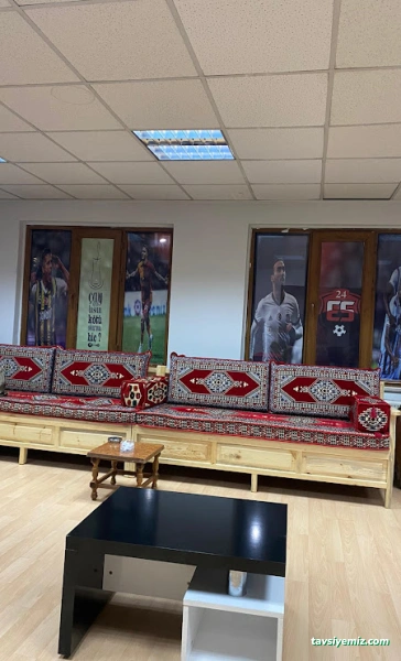 Teras Lokal Bay Bayan Oyun Salonu