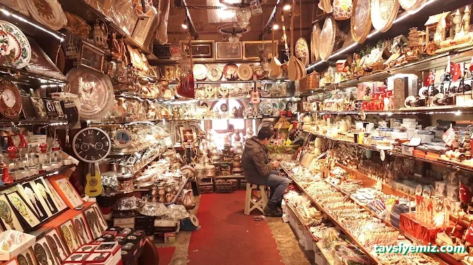 Tozlu Raflar Hediyelik Eşya